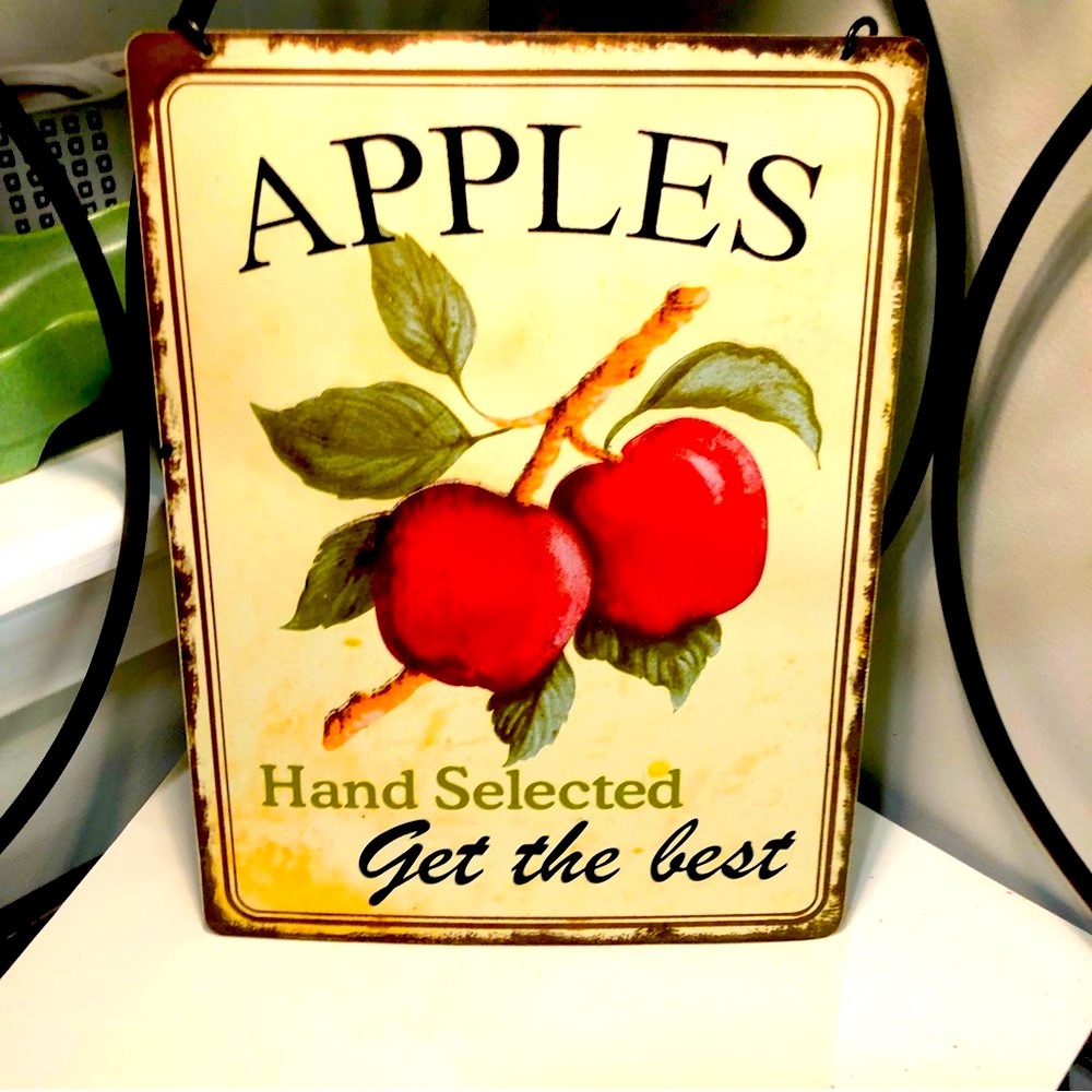 VTG Metal Apples Plaque, Size 12x9”